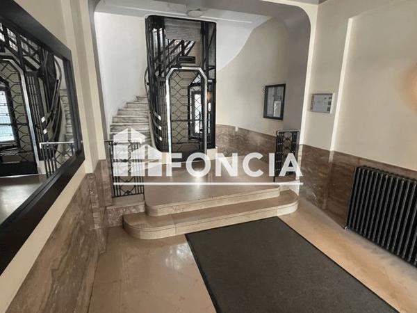 Location Appartement 4 pièces 148.1 m² - 141 BL DE LA LIBERTE Lille 59800