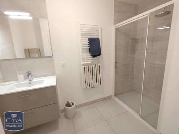 Appartement à louer 3 pièces 70.12m² Bordeaux (33800)