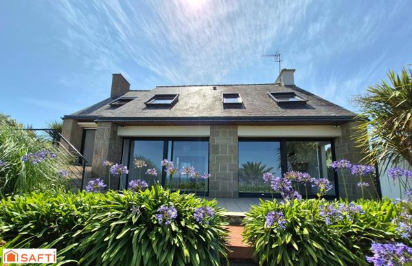 RARE, Jolie contemporaine les pieds dans l'eau !!