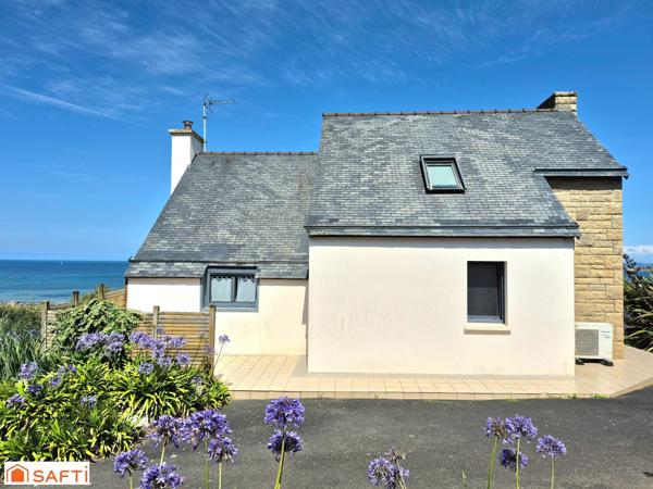 RARE, Jolie contemporaine les pieds dans l'eau !!