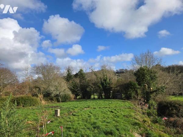 Bourg de LOPERHET, terrain constructible 