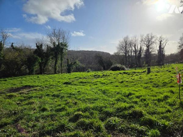 Bourg de LOPERHET, terrain constructible 