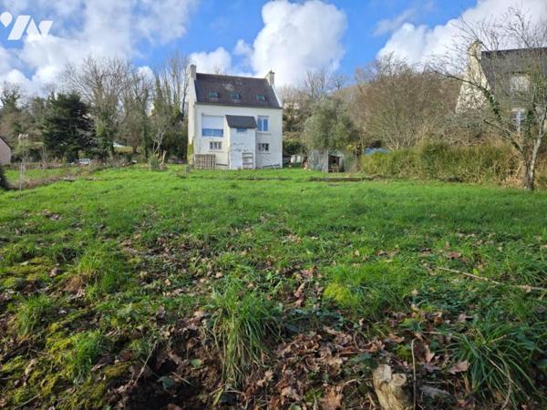 Bourg de LOPERHET, terrain constructible 