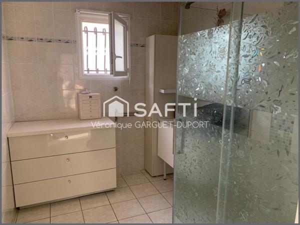 Villa de plain-pied avec studio indépendant – Vue dégagée