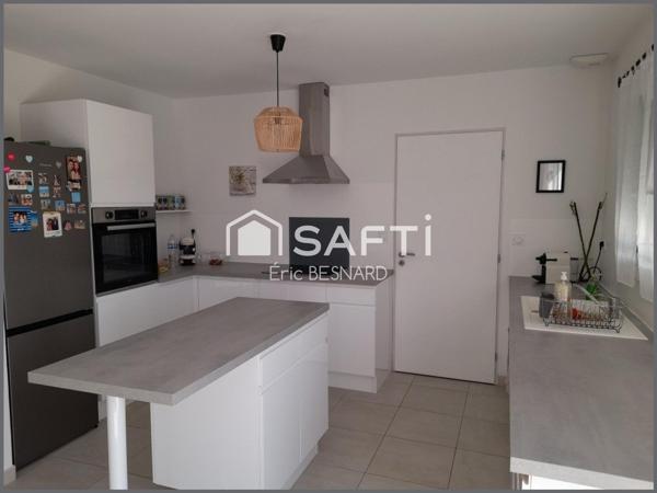 Pavillon année 2022 plain-pied 5 pièces 90m2 environ 37500 Cinais