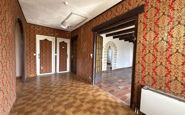 Maison à vendre    5 pièces •  Tavaux