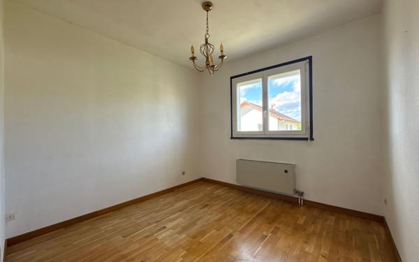 Maison à vendre    5 pièces •  Tavaux