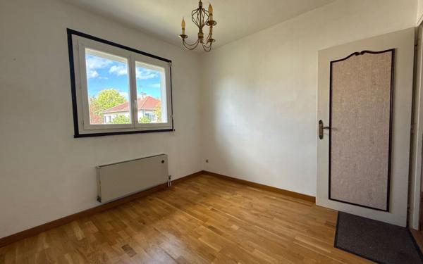 Maison à vendre    5 pièces •  Tavaux