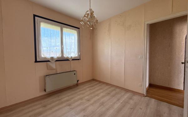 Maison à vendre    5 pièces •  Tavaux