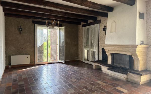 Maison à vendre    5 pièces •  Tavaux