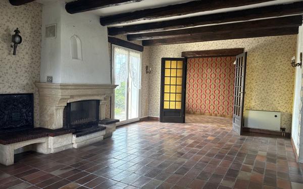 Maison à vendre    5 pièces •  Tavaux