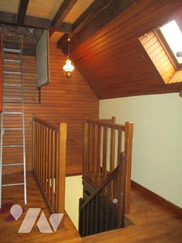 Maison de bourg comprenant :
-au rez-de-chaussée : entrée-séjour-salon-escalier d'accès à l'ét...