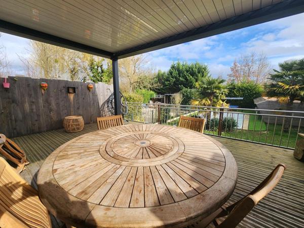 Maison Loches 8 pièce(s) 211 m2