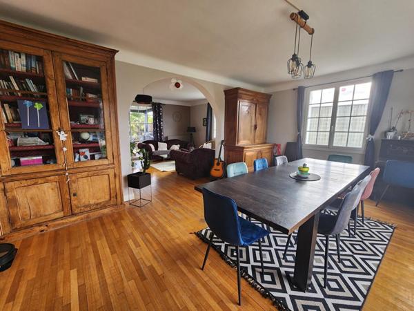 Maison Loches 8 pièce(s) 211 m2