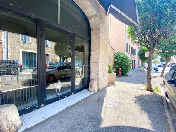 Loft Le Beausset 3 pièce(s) 111 m2