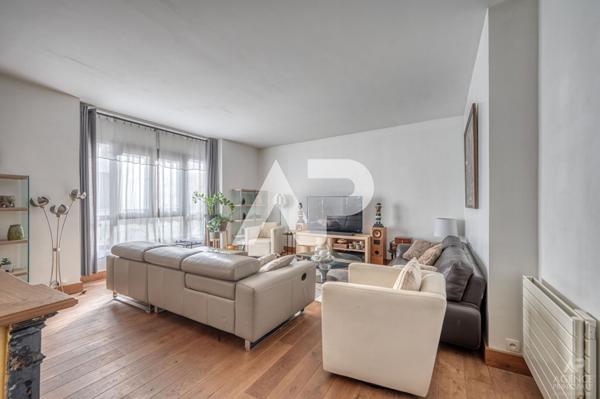 Appartement Rueil Malmaison 5 pièce(s) 117.50 m2 730 000 € **  - Référence  18679