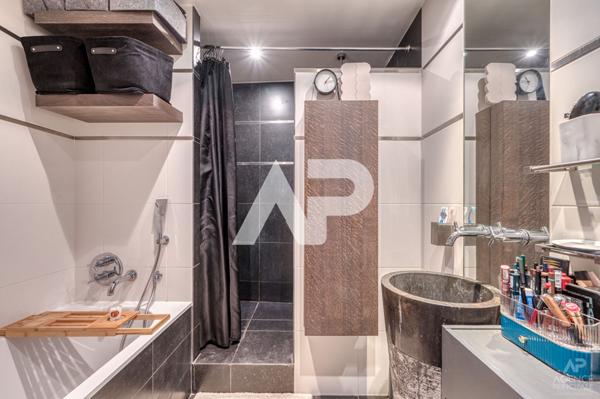 Appartement Rueil Malmaison 5 pièce(s) 117.50 m2 730 000 € **  - Référence  18679