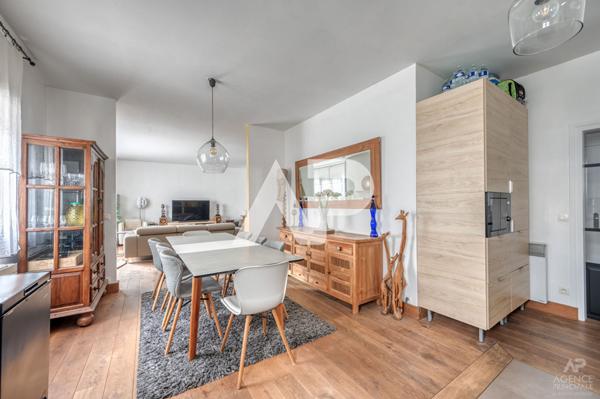 Appartement Rueil Malmaison 5 pièce(s) 117.50 m2 730 000 € **  - Référence  18679