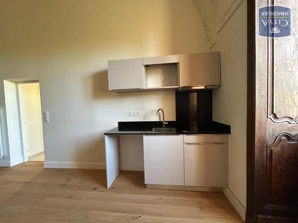 Appartement à louer 2 pièces 60m² Dole (39100)