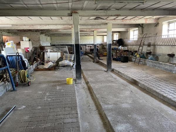 Corps de ferme , maison en pierre