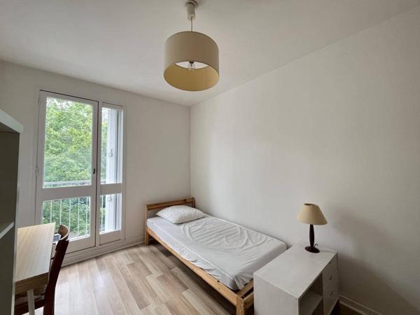 Appartement 1 pièce                                        - 35200 Rennes Réf : 2386
