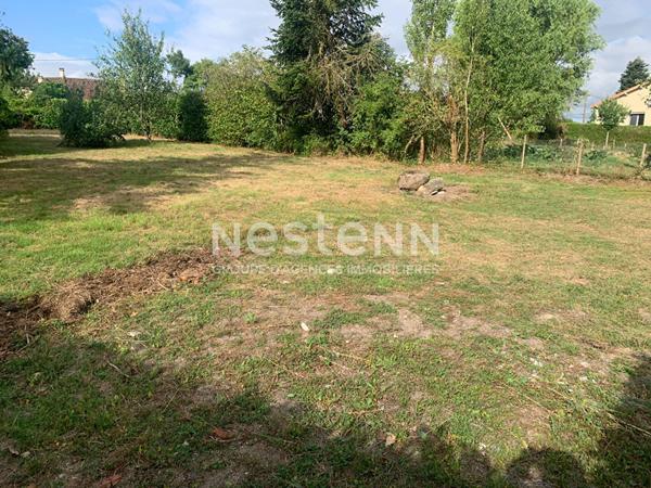 Terrain constructible à vendre à LA CHAPELLE SAINT LAURENT - 540 m²
