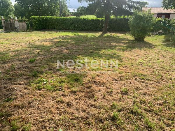 Terrain constructible à vendre à LA CHAPELLE SAINT LAURENT - 540 m²