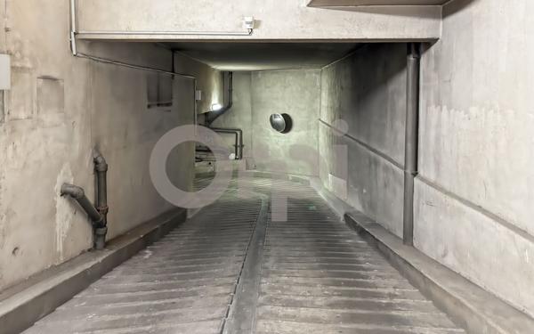 Stationnement à louer