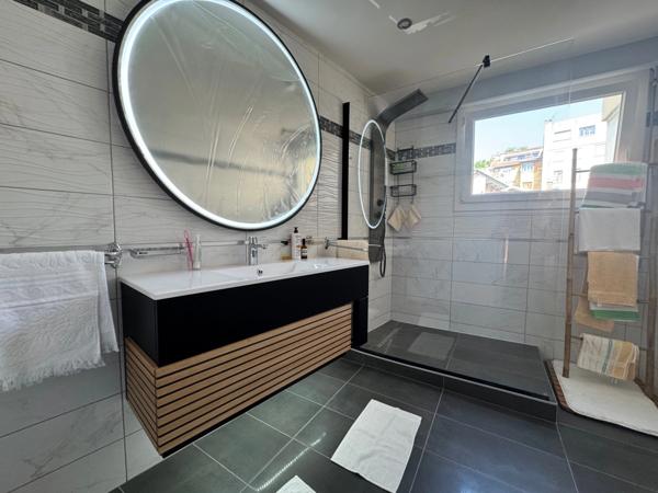 Appartement à vendre 4 pièces AIX LES BAINS (73), traversant avec balcon, rénové, garage