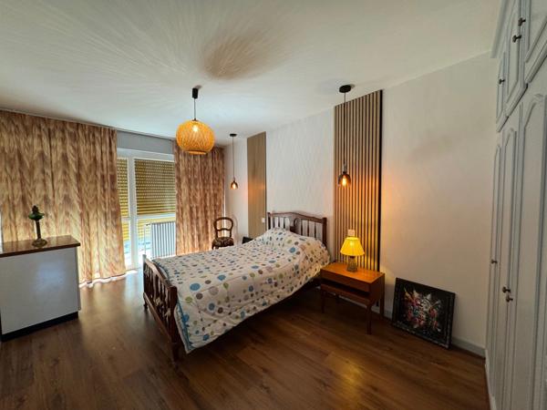 Appartement à vendre 4 pièces AIX LES BAINS (73), traversant avec balcon, rénové, garage