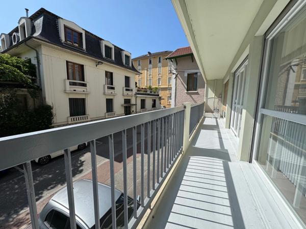 Appartement à vendre 4 pièces AIX LES BAINS (73), traversant avec balcon, rénové, garage