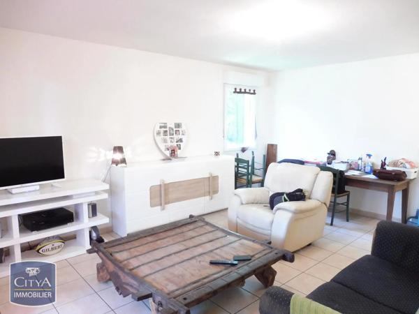 Appartement à louer 2 pièces 41.91m² Saint-Juéry (81160)