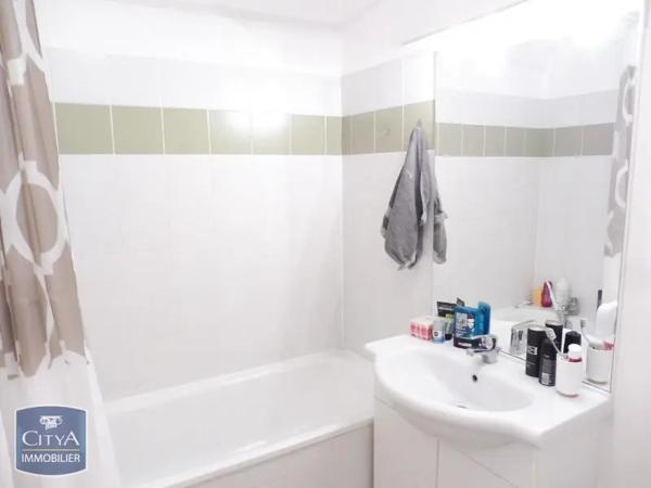 Appartement à louer 2 pièces 41.91m² Saint-Juéry (81160)
