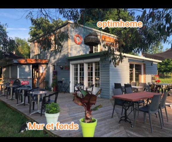 Guinguette d'exception avec vue imprenable sur l’eau ( MUR ET FOND )