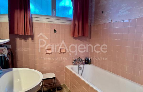 Maison familiale - Deux studios et grand garage