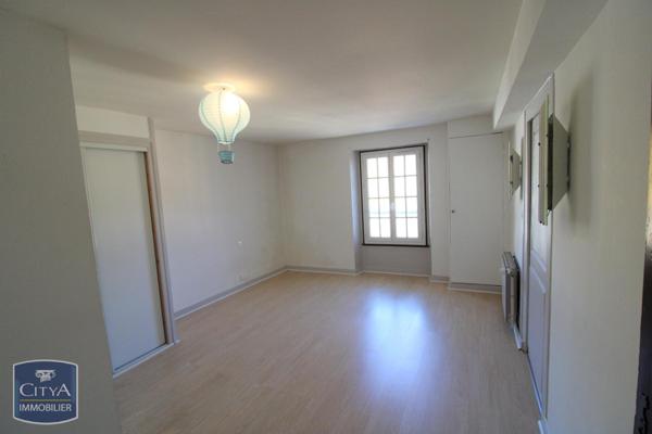 Appartement à louer 4 pièces 117.82m²
