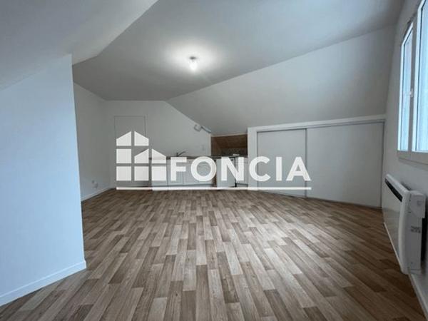 Location Studio 23.58 m² - 22 RUE TY COET Vannes 56000