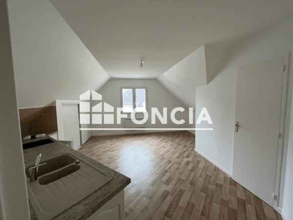 Location Studio 23.58 m² - 22 RUE TY COET Vannes 56000