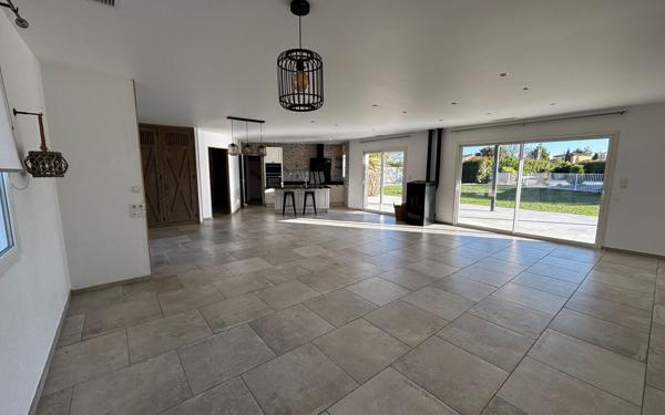 Maison à vendre    7 pièces •  Villeneuve-lès-Montréal