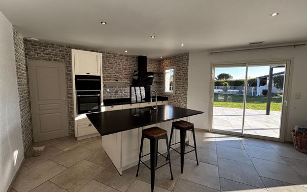 Maison à vendre    7 pièces •  Villeneuve-lès-Montréal