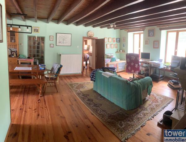 FONTAINE CHALENDRAY 17510 - Maison 11 piéces de 350 m² habitables sur un terrain de 4200 m²