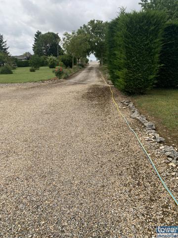 FONTAINE CHALENDRAY 17510 - Maison 11 piéces de 350 m² habitables sur un terrain de 4200 m²