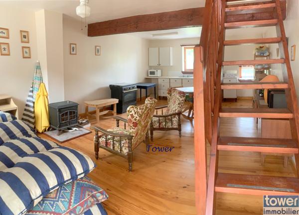 FONTAINE CHALENDRAY 17510 - Maison 11 piéces de 350 m² habitables sur un terrain de 4200 m²