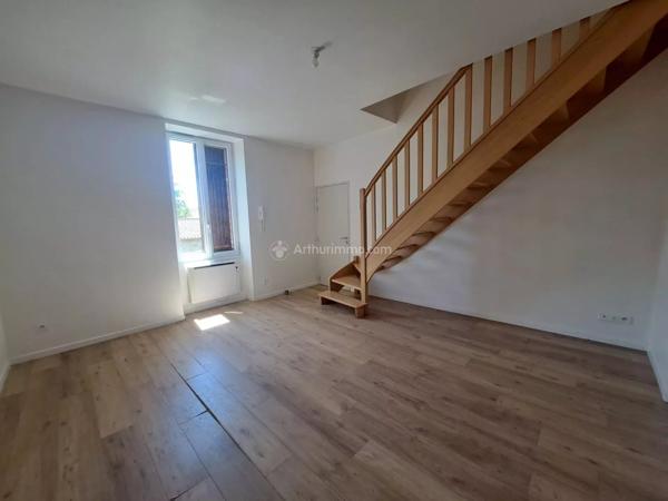 Location                                                      Appartement
                        
                     3 pièces                                         à Carmaux