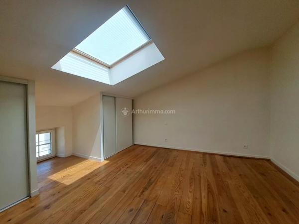 Location                                                      Appartement
                        
                     3 pièces                                         à Carmaux