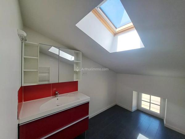 Location                                                      Appartement
                        
                     3 pièces                                         à Carmaux