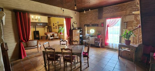 Belle propriété en pierre avec terrain ! Calme et authenticité assurés !