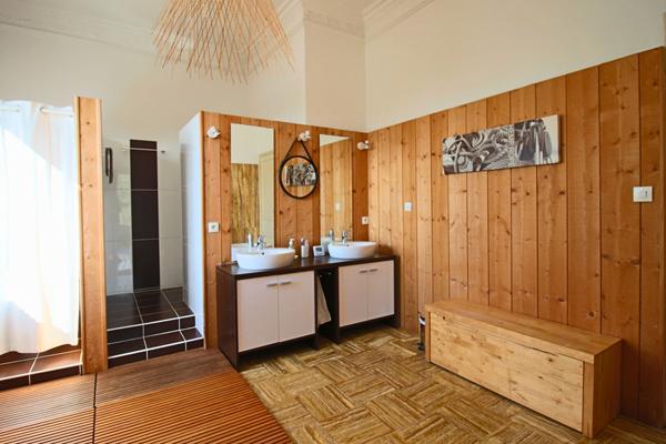 Maison bourgeoise 3 chambres avec piscine à Yvrac