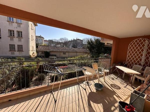 A VENDRE LA SEYNE SUR MER (83500) VAR - T2 DE 54 M2 AVEC TERRASSE + CAVE ET PARKING DANS RESIDE...
