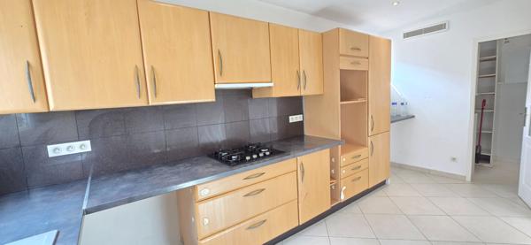 Appartement Villeneuve Loubet 3/4 pièce(s) 80 m² Rez de jardin parkings